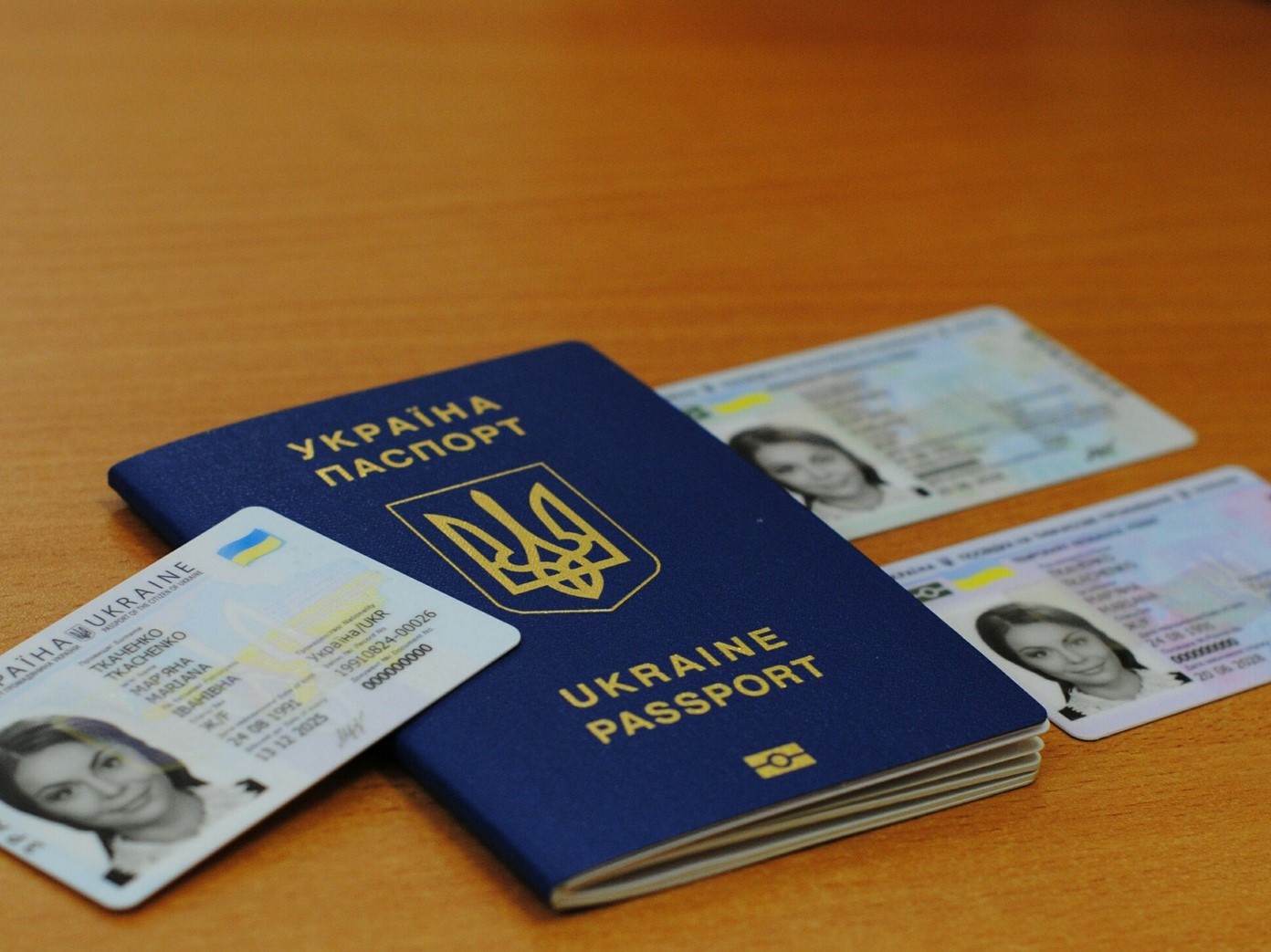 У ЦНАП СЛАВУТИЧА МОЖНА ОДНОЧАСНО ОФОРМИТИ ID-КАРТКУ ТА ЗАКОРДОННИЙ ПАСПОРТ